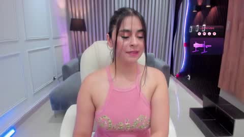 Snapshot of _anna_parker_ chatting on 02.19.25 Ana online show from 02.19.25