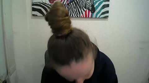 Snapshot of _annabelle_lee chatting on 04.27.26 Anna online show from 04.27.26