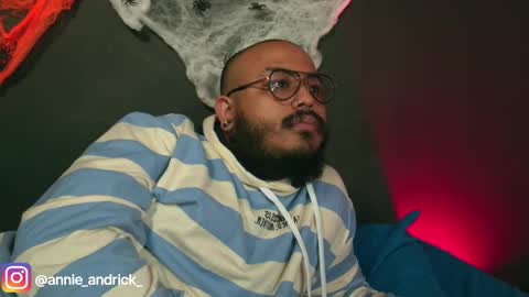 Snapshot of _annie_andrick_ chatting on 10.24.25 Annie Andrick online show from 10.24.25