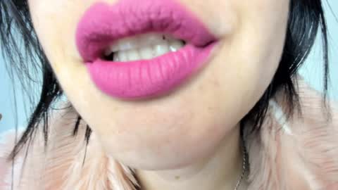 Snapshot of _antomouth_paradise chatting on 12.17.24 antonia online show from 12.17.24