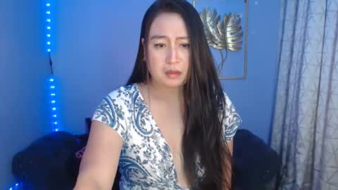 Snapshot of _arah chatting on 04.23.26 arah online show from 04.23.26