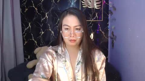 Snapshot of _arah chatting on 04.26.26 arah online show from 04.26.26