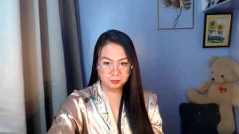 Snapshot of _arah chatting on 05.15.26 arah online show from 05.15.26