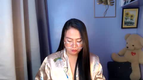 Snapshot of _arah chatting on 05.15.26 arah online show from 05.15.26
