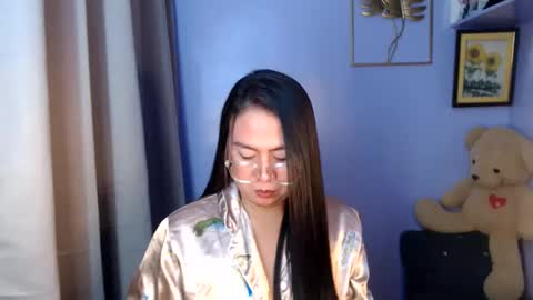 Snapshot of _arah chatting on 05.15.26 arah online show from 05.15.26