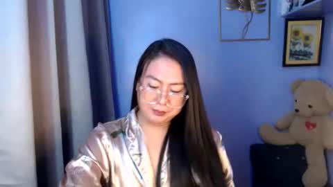 Snapshot of _arah chatting on 05.15.26 arah online show from 05.15.26