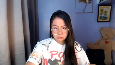 Snapshot of _arah chatting on 05.23.26 arah online show from 05.23.26