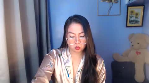 Snapshot of _arah chatting on 05.27.26 arah online show from 05.27.26