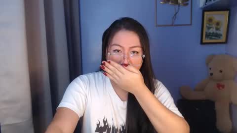 Snapshot of _arah chatting on 05.30.26 arah online show from 05.30.26