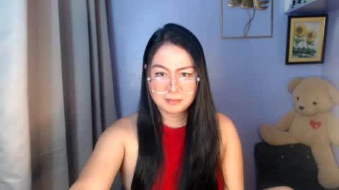Snapshot of _arah chatting on 06.15.26 arah online show from 06.15.26