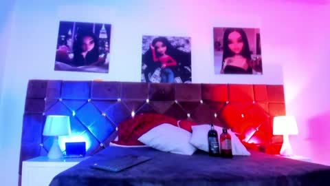 Snapshot of _ariana_lopez_ chatting on 02.06.25 Ariana online show from 02.06.25