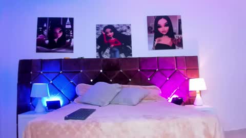 Snapshot of _ariana_lopez_ chatting on 02.13.25 Ariana online show from 02.13.25