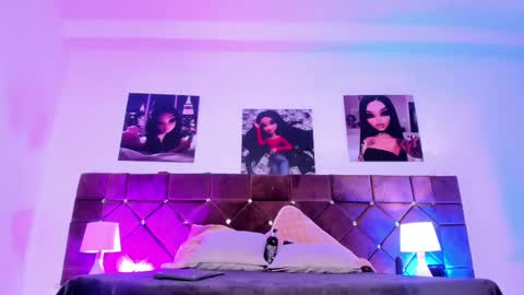 Snapshot of _ariana_lopez_ chatting on 03.06.25 Ariana online show from 03.06.25