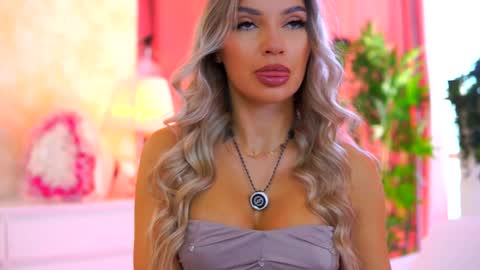 Arielle online show from 10.10.25