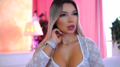 Arielle online show from 10.21.25