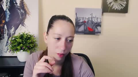 Snapshot of _astraia_ chatting on 06.04.26 _astraia_ online show from 06.04.26
