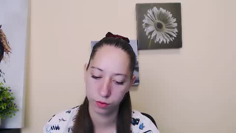 Snapshot of _astraia_ chatting on 06.18.26 _astraia_ online show from 06.18.26