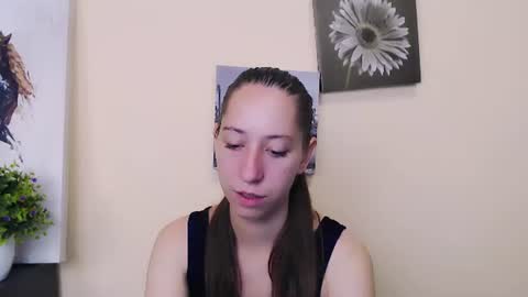 Snapshot of _astraia_ chatting on 06.25.26 _astraia_ online show from 06.25.26