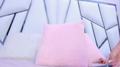 Aura online show from 01.22.25