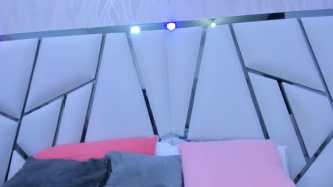 Aura online show from 02.07.25