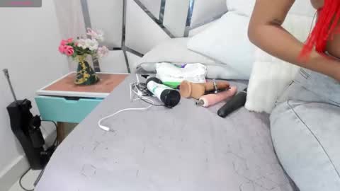 Aura online show from 09.27.25