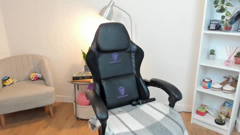 Bella Evans online show from 01.25.25