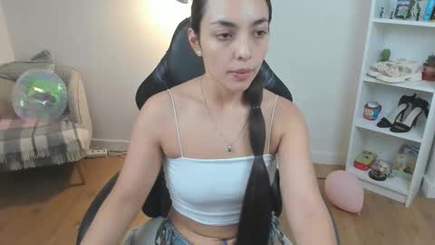 Bella Evans online show from 09.22.25