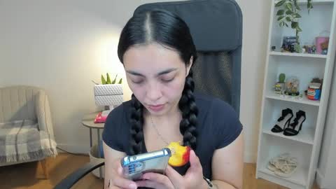 Bella Evans online show from 05.25.26
