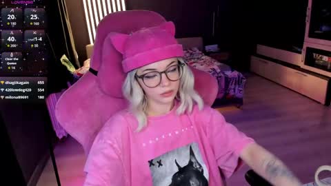 Olivia Subscribe to my Fansly -   online show from 05.17.26