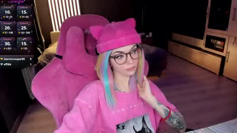 Olivia Subscribe to my Fansly -   online show from 05.30.26