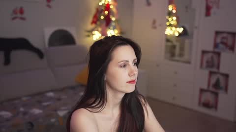 Lili online show from 12.24.24