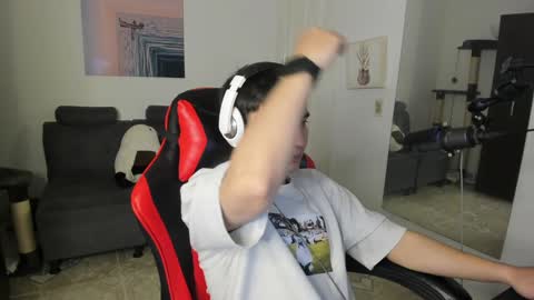 Snapshot of _blakee chatting on 12.25.24 B L A K E online show from 12.25.24