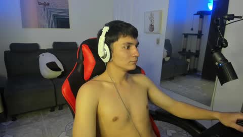 Snapshot of _blakee chatting on 01.08.25 B L A K E online show from 01.08.25