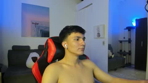 Snapshot of _blakee chatting on 01.16.25 B L A K E online show from 01.16.25