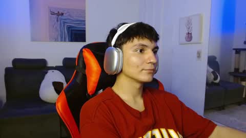 Snapshot of _blakee chatting on 02.04.25 B L A K E online show from 02.04.25