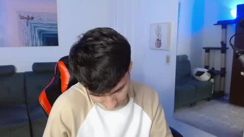 Snapshot of _blakee chatting on 02.22.25 B L A K E online show from 02.22.25