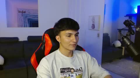 Snapshot of _blakee chatting on 02.27.25 B L A K E online show from 02.27.25