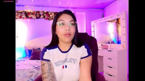 Snapshot of _blind_melon_ chatting on 11.24.25 _blind_melon_ online show from 11.24.25