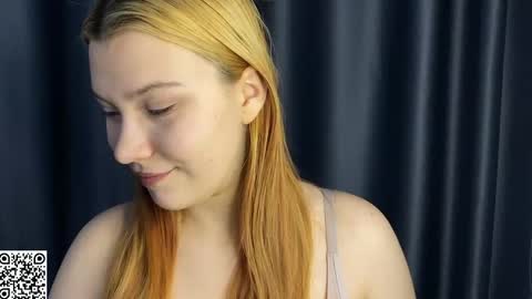 Snapshot of _blossom_breeze chatting on 12.05.25 Muse online show from 12.05.25