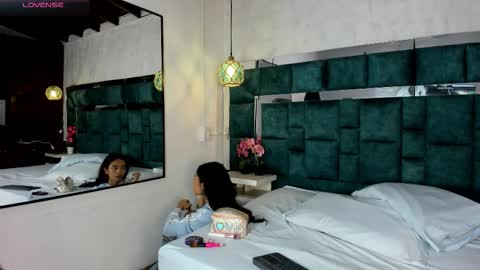 _bonnyandclyde online show from 02.12.26