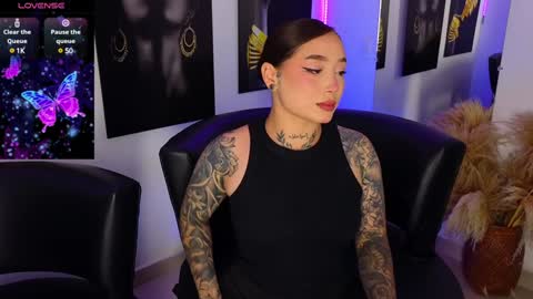 Snapshot of _brenna_hanson_ chatting on 02.07.25 Brenna online show from 02.07.25