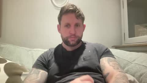 Snapshot of _british_hung_ chatting on 02.06.25 UK BigThick Cock online show from 02.06.25