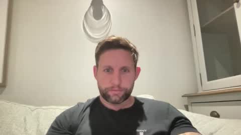 Snapshot of _british_hung_ chatting on 09.18.25 UK BigThick Cock online show from 09.18.25