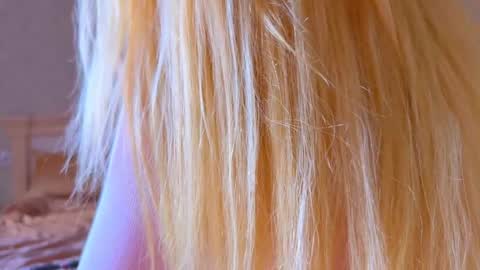 Snapshot of _bunnydollstella_ chatting on 10.08.25 Stella online show from 10.08.25