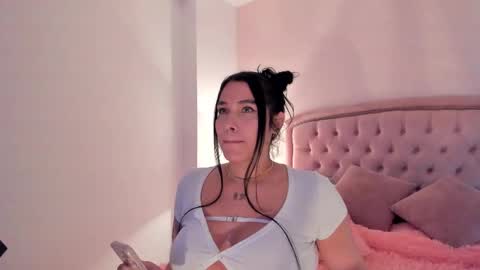 cailyn  online show from 10.10.25