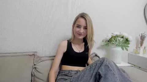   online show from 12.04.25