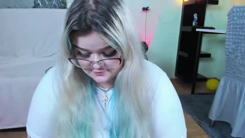 _candym1lky_ online show from 12.05.25