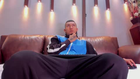 Snapshot of _cannabitch chatting on 01.06.25 Shatta Sara online show from 01.06.25