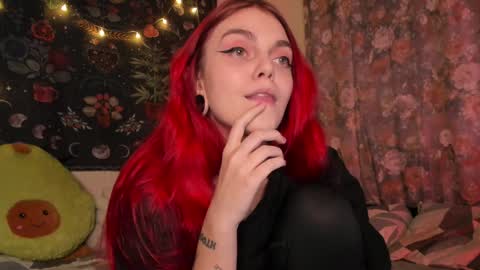 Snapshot of _caroline_coy chatting on 12.15.24 Caroline online show from 12.15.24