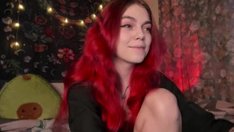 Snapshot of _caroline_coy chatting on 12.21.24 Caroline online show from 12.21.24